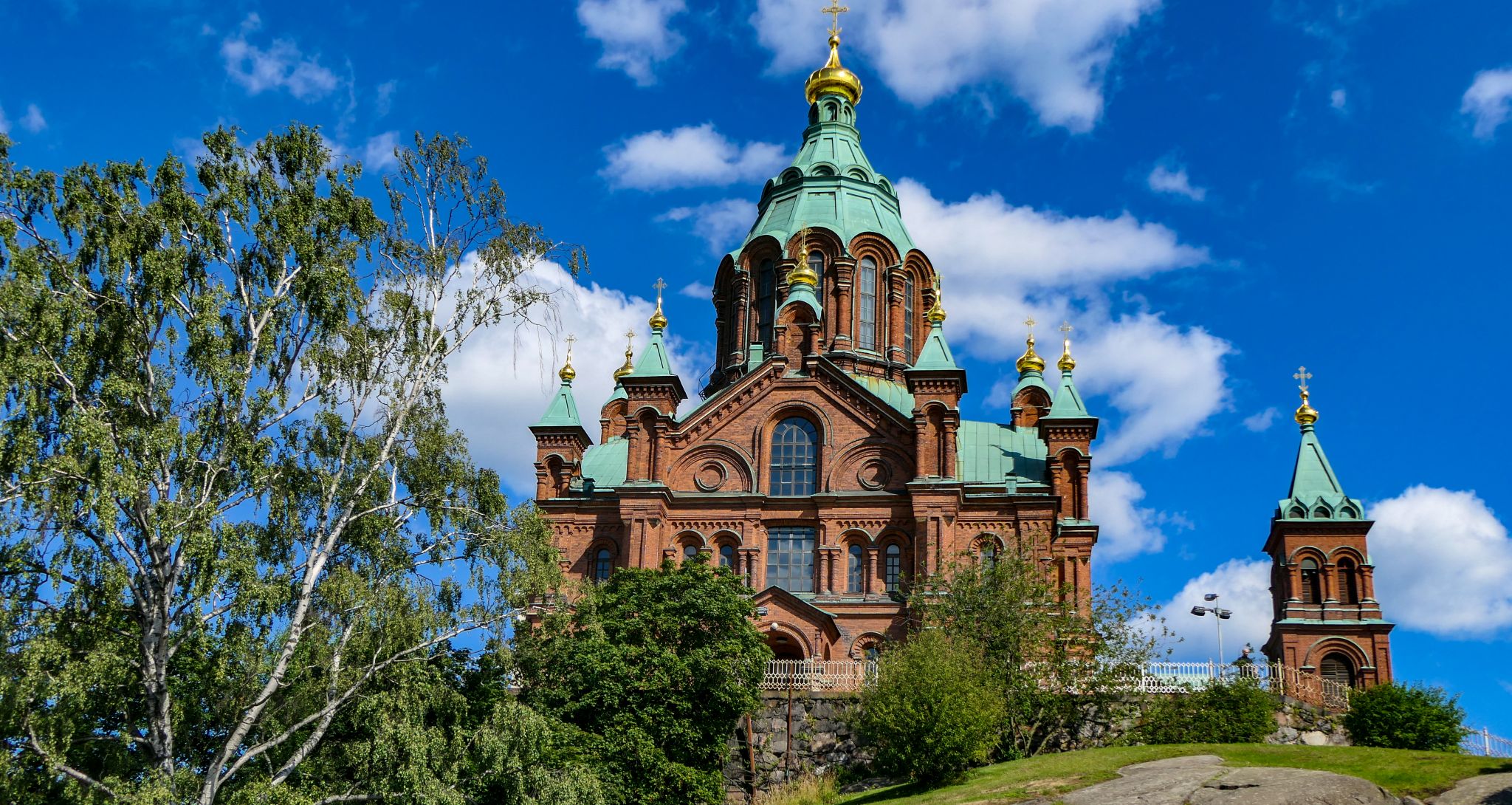 Die Uspenski Kathdrale in Helsinki. Eine der ganz wenigen Orthodoxen Kirchen in Finnland stammt noch aus der russischen Herrschaft über Finnland.